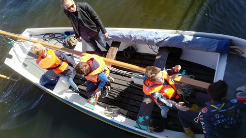 OPKOMSTEN STARTEN WEER