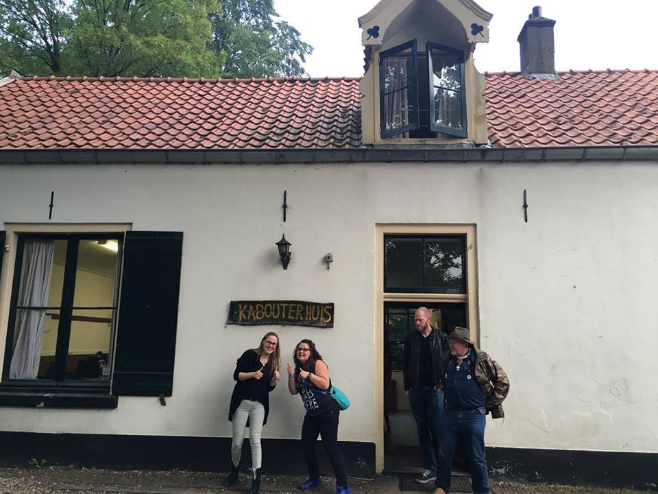 Dolfijnenleiding ging kampkijken