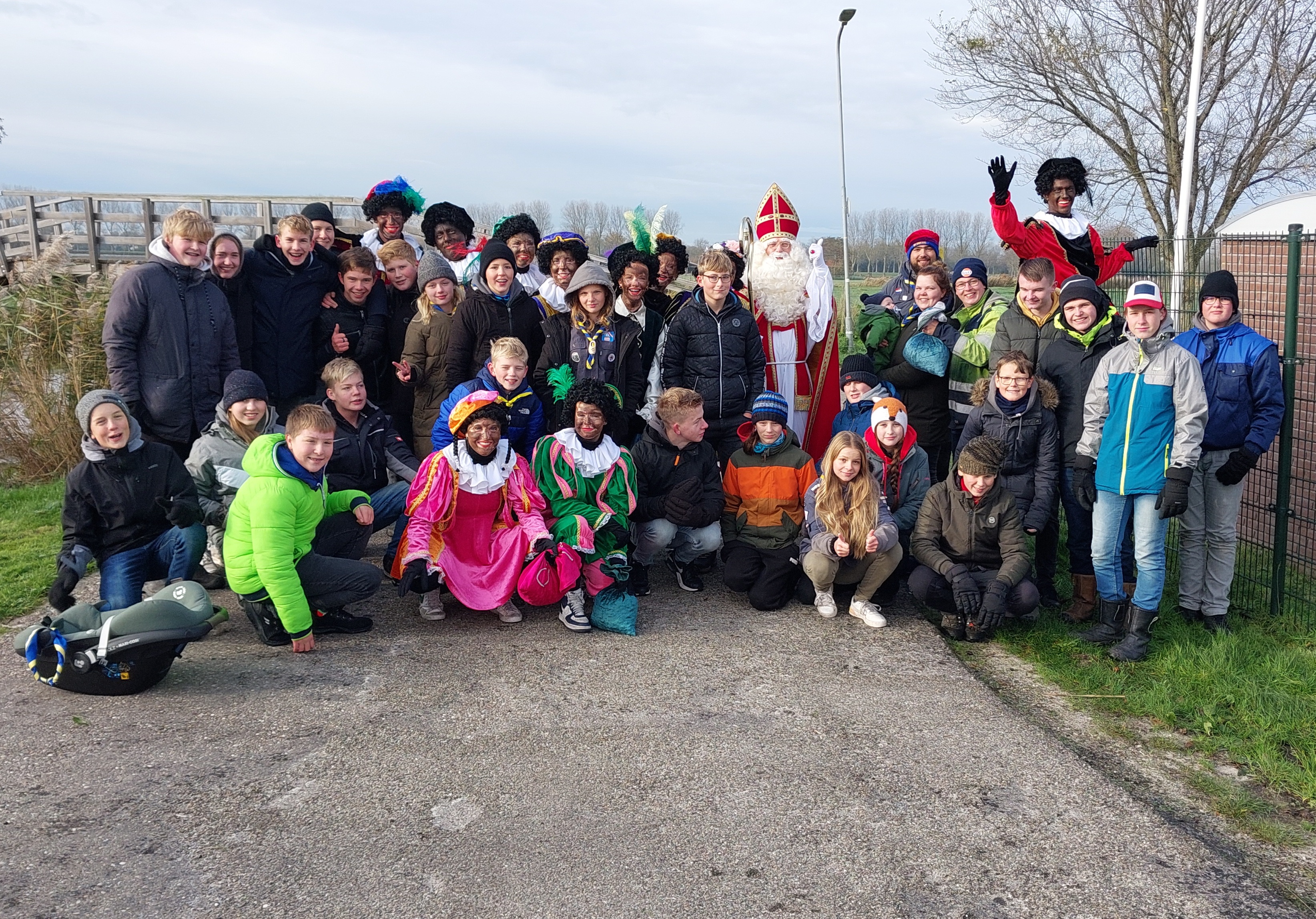 Sinterklaas en zijn pieten weer veilig in Dirkshorn